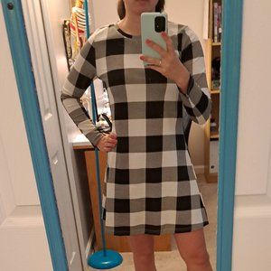 Cute Women's Plaid Dress with Pockets!